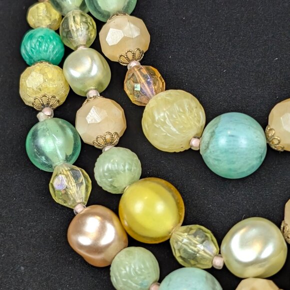 V. 3-Strand Colourful Beaded Statement Necklace - Picture 3 of 6